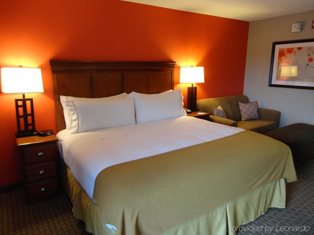 Holiday Inn Express Crestwood By Ihg Екстериор снимка