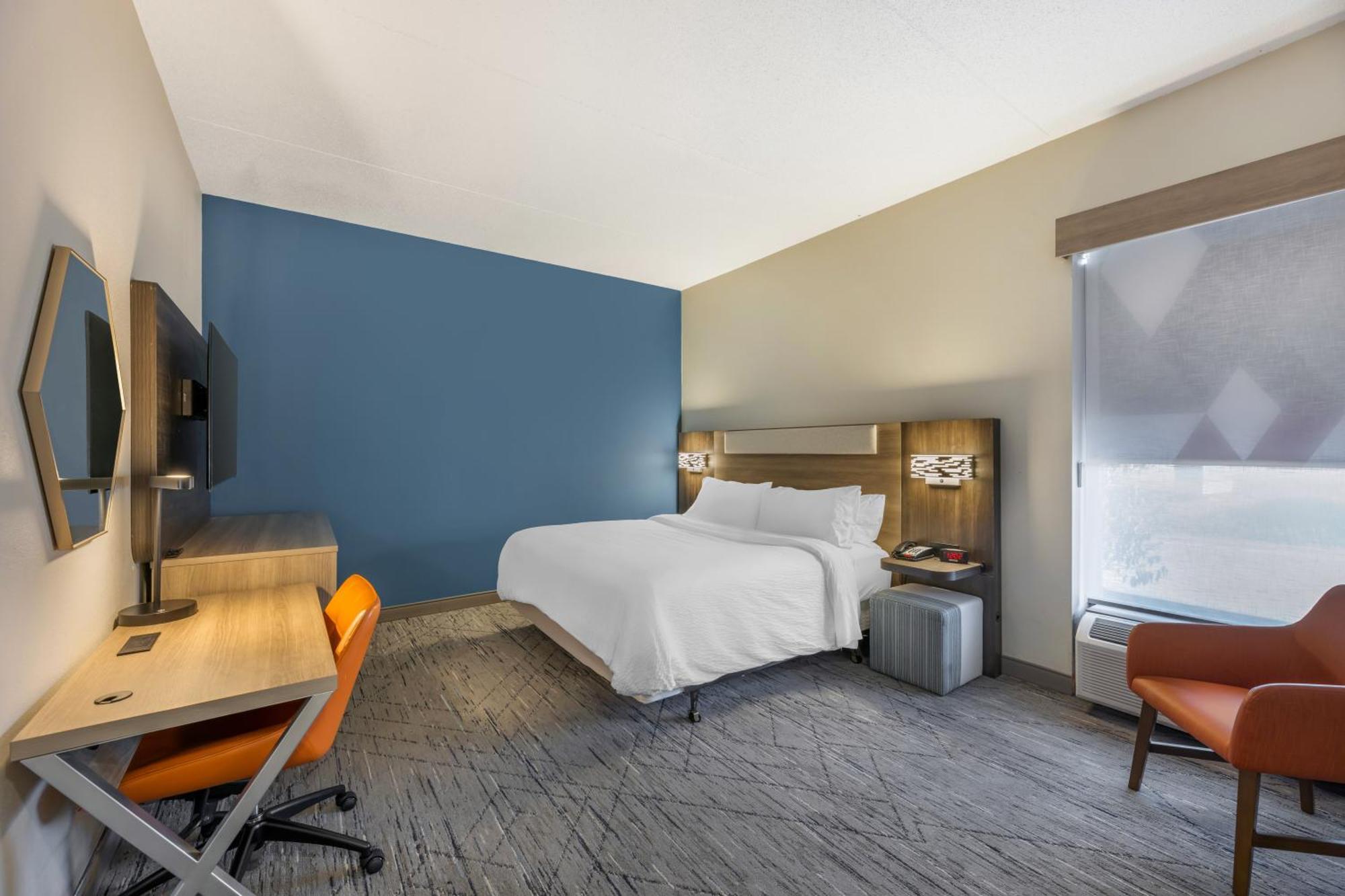 Holiday Inn Express Crestwood By Ihg Екстериор снимка