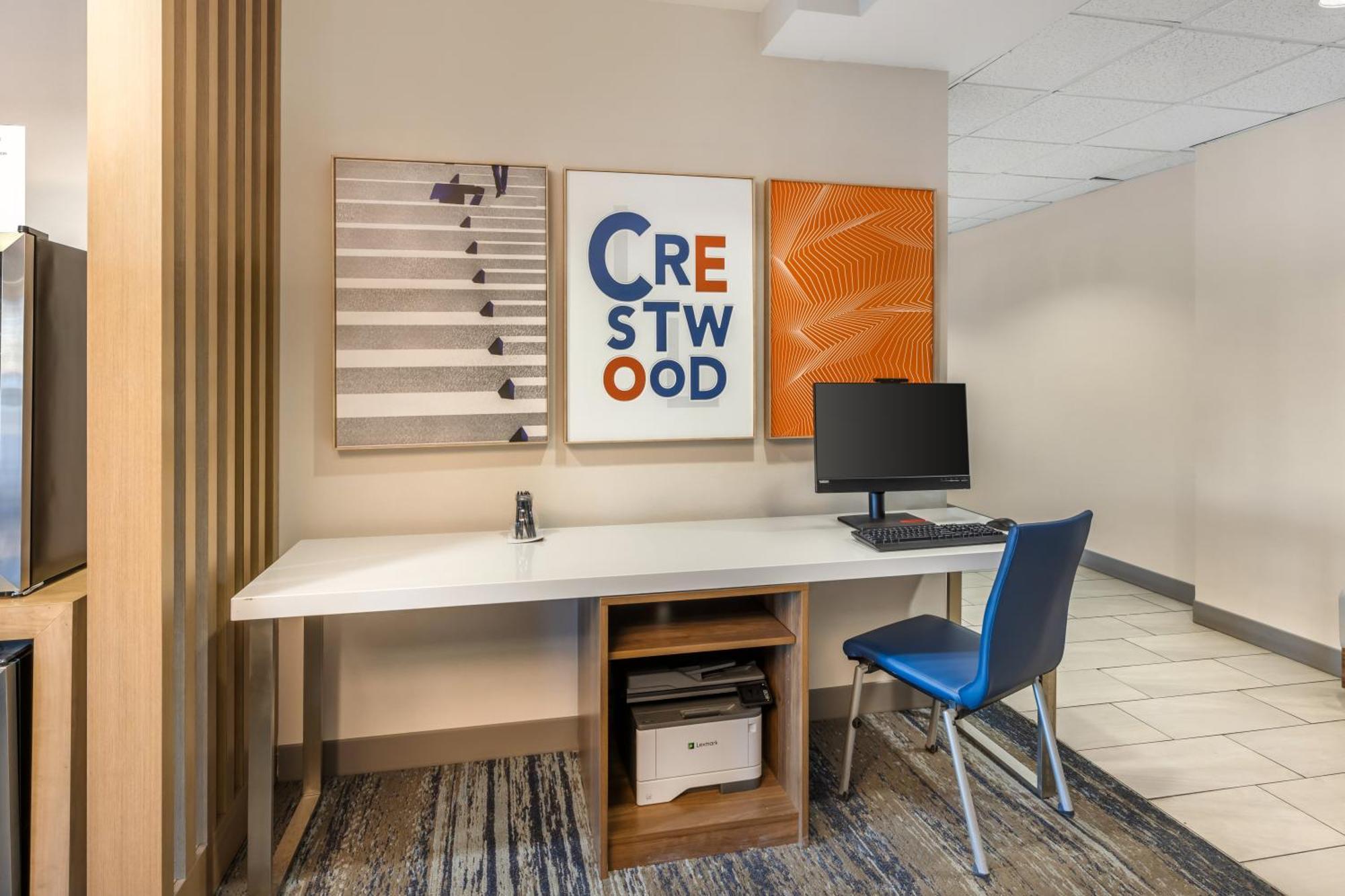 Holiday Inn Express Crestwood By Ihg Екстериор снимка