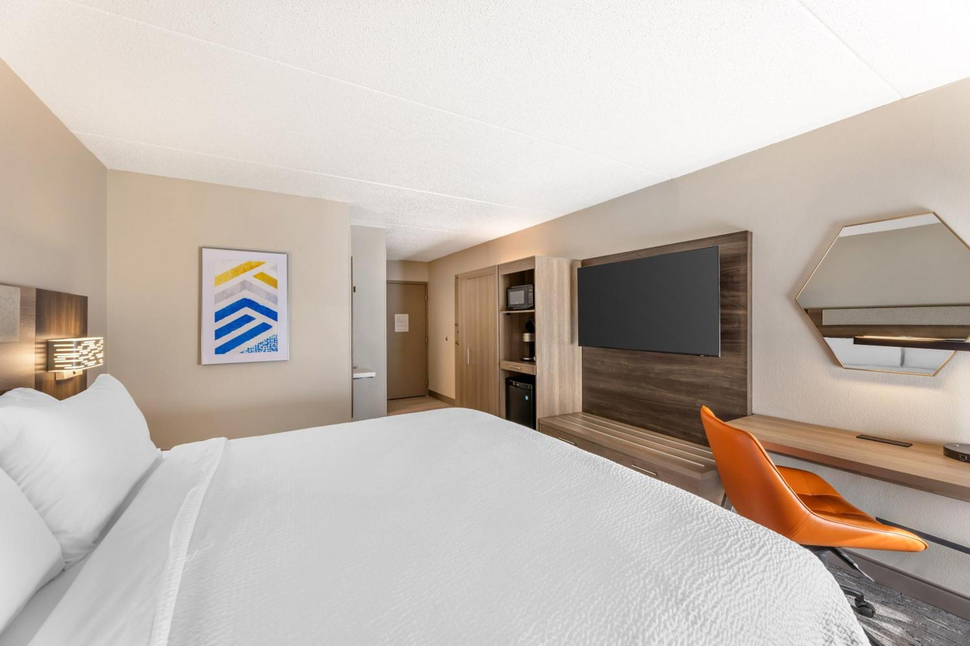 Holiday Inn Express Crestwood By Ihg Екстериор снимка