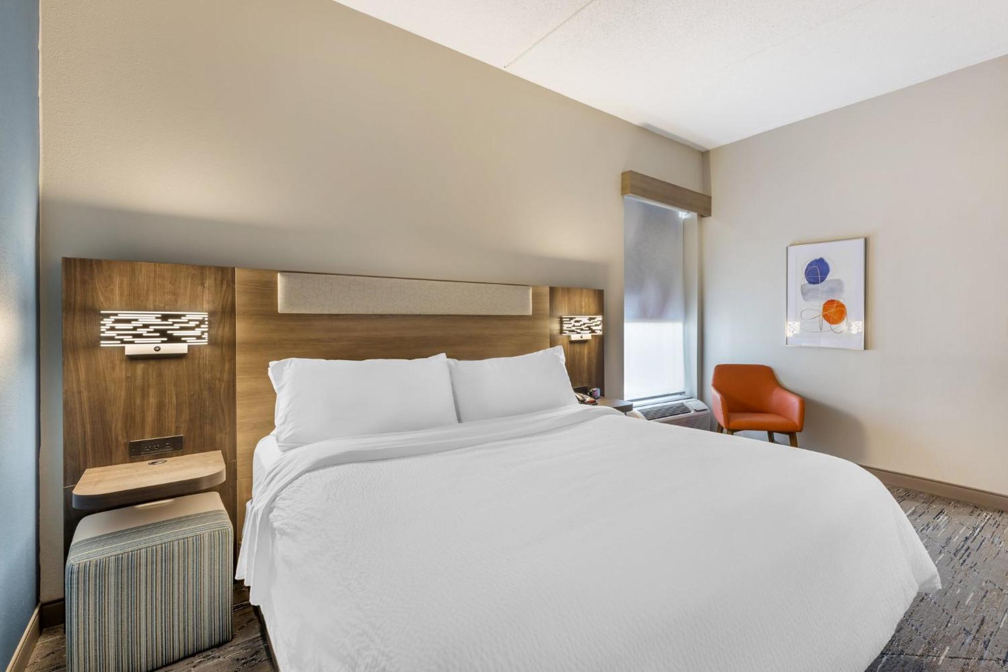 Holiday Inn Express Crestwood By Ihg Екстериор снимка